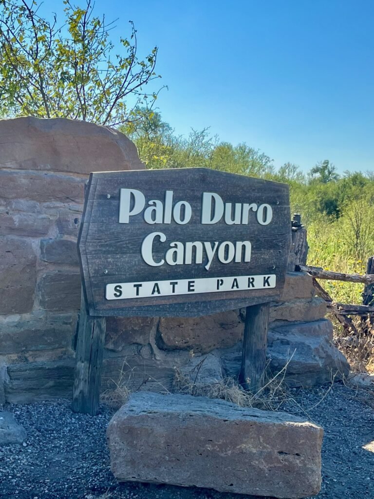 Entrada do Palo Duro Canyon State Park no Texas, EUA