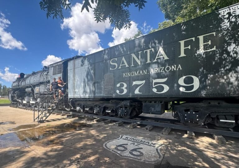 Foto na Locomotiva Santa Fe em Kingman, AZ