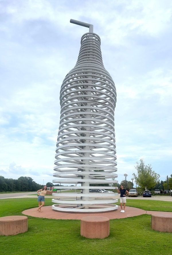 Torre gigante em formato de refrigerante da loja Pops 66 em Arcadia, Oklahoma.