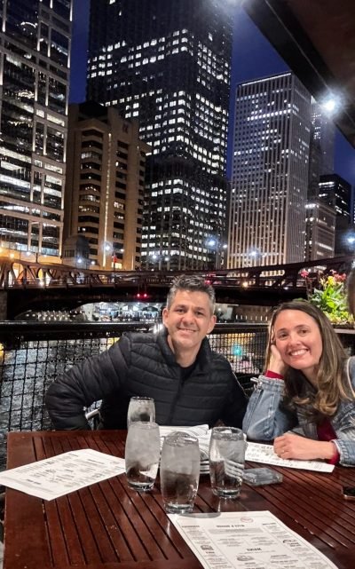 Chegada em Chicago e jantar no restaurante River Roast na Riverwalk