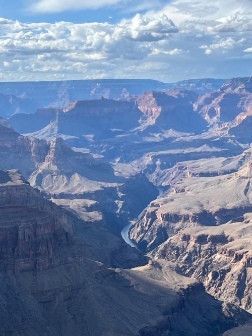 Vista do Rio Colorado visto pelo mirante do lado esquerdo da South Rim, sentido Hermit's Rest.